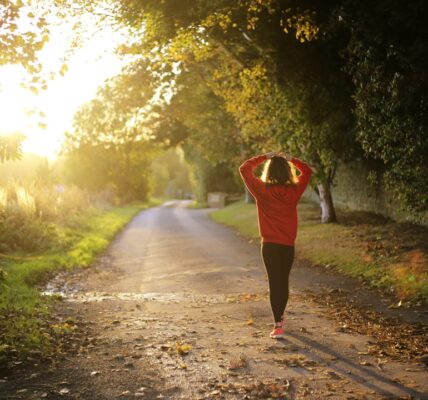 Why Dr Lauren Papa Emphasizes Evidence-Based Pain Treatment